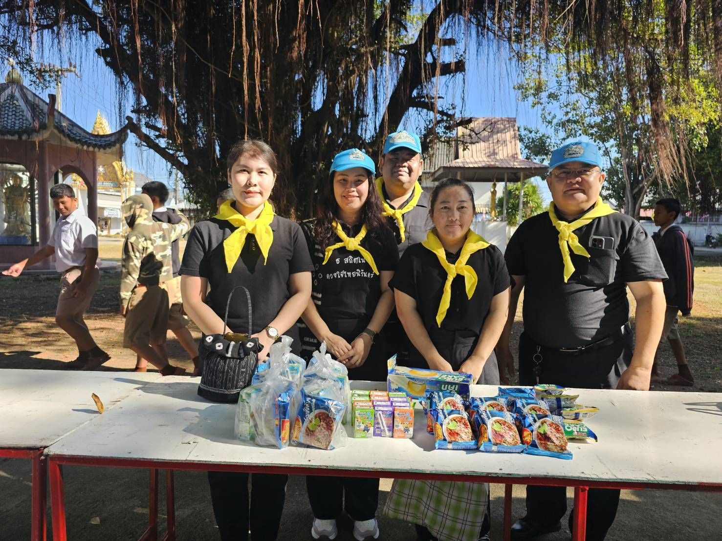 สำนักงานพัฒนาชุมชนจังหวัดเพชรบูรณ์ ร่วมพิธีน้อมรำลึก 100 ปี วันสวรรคต รัชกาลที่ 6 และ 100 ปี วันประสูติ สมเด็จพระเจ้าภคินีเธอฯ 