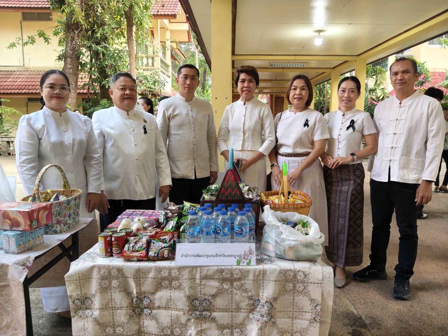 สำนักงานพัฒนาชุมชนจังหวัดเพชรบูรณ์ ร่วมพิธีทำบุญตักบาตรและพิธีแสดงตนเป็นพุทธมามกะ เนื่องในวันมาฆบูชา ประจำปี 2569