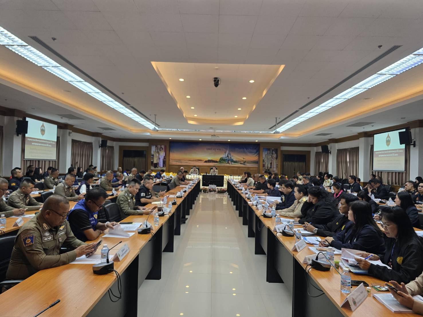 พช.เพชรบูรณ์ ร่วมประชุมคณะกรรมการรักษาความสงบเรียบร้อยจังหวัดเพชรบูรณ์ ครั้งที่ 5/2569 และคณะกรรมการศูนย์อำนวยการป้องกันและปราบปรามยาเสพติดจังหวัดเพชรบูรณ์ (ศอ.ปส.จ.พช.) ครั้งที่ 8/2569 ประจำปีงบประมาณ พ.ศ. 2569 