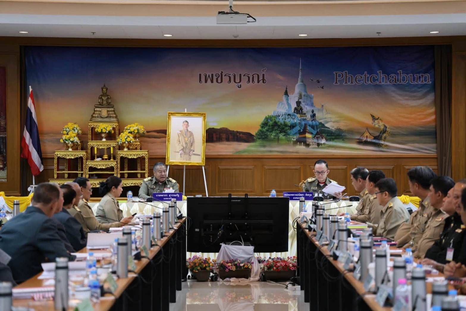 พช.เพชรบูรณ์ ร่วมให้การต้อนรับนายพลากร สุวรรณรัฐ องคมนตรี และ หม่อมหลวงปนัดดา ดิศกุล องคมนตรี ในโอกาสเดินทางมาติดตามและขับเคลื่อนโครงการอันเนื่องมาจากพระราชดำริในพื้นที่ภาคเหนือและจังหวัดเพชรบูรณ์ ระหว่างวันที่ 21 – 22 ตุลาคม 2569